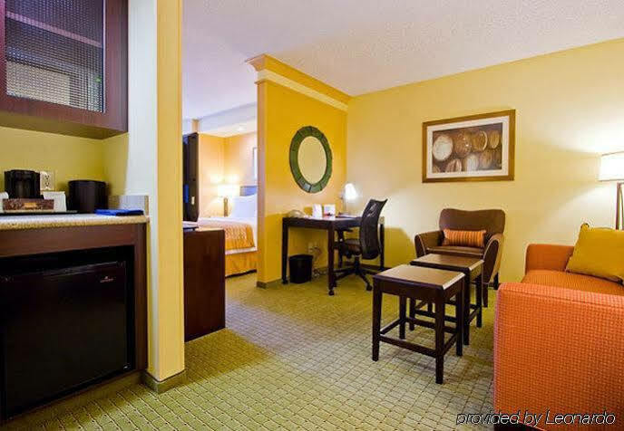 Springhill Suites Napa Valley Exterior photo